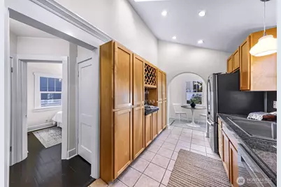 8907 5th Avenue NE, Seattle, WA 98115 - Photo 11