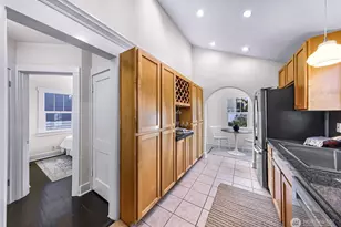 8907 5th Ave NE, Seattle, WA 98115 - Photo 11