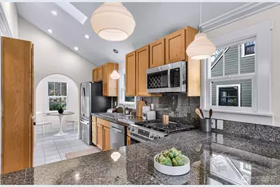 8907 5th Avenue NE, Seattle, WA 98115 - Photo 7