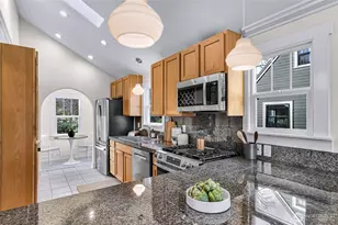 8907 5th Ave NE, Seattle, WA 98115 - Photo 7