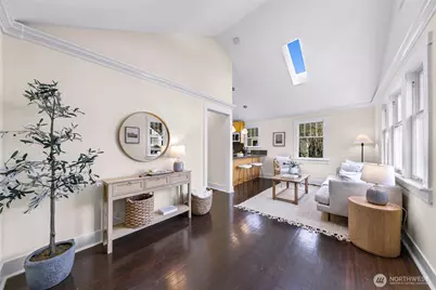 8907 5th Avenue NE, Seattle, WA 98115 - Photo 5