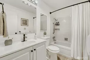 2501 Canterbury Ln E, Seattle, WA 98112 - Photo 19