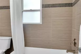 520 Wellington Ave, Seattle, WA 98122 - Photo 15