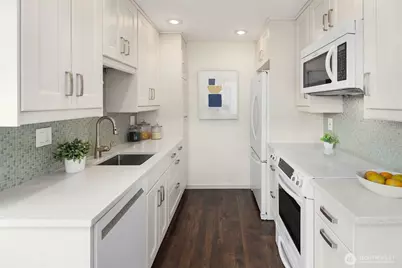 500 Aloha Street #E307, Seattle, WA 98109 - Photo 13