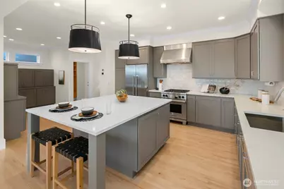 2901 28th Avenue W, Seattle, WA 98199 - Photo 9