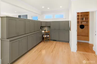 2901 28th Avenue W, Seattle, WA 98199 - Photo 11