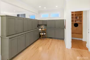 2901 28th Ave W, Seattle, WA 98199 - Photo 11