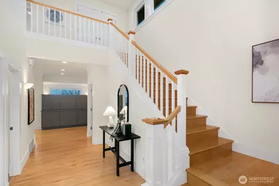 2901 28th Avenue W, Seattle, WA 98199 - Photo 3