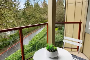 11058 NE 33rd Pl, Bellevue, WA 98004 - Photo 15