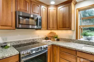 2044 Niagara Dr, Bellingham, WA 98229 - Photo 9