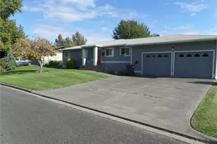 32 NE Tremont Dr, College Place, WA 99324 - Photo 23