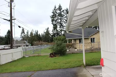 10415 Wilkeson Street S, Tacoma, WA 98444 - Photo 11