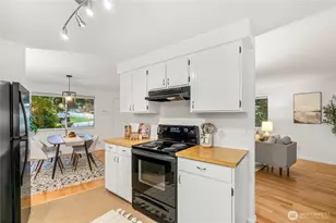 3811 NE 117th St, Seattle, WA 98125 - Photo 13