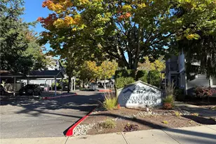 250 NW Dogwood St, Issaquah, WA 98027 - Photo 1