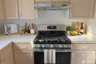 250 NW Dogwood St, Issaquah, WA 98027 - Photo 5