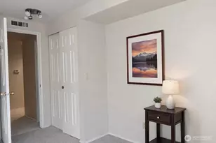 250 NW Dogwood St, Issaquah, WA 98027 - Photo 13