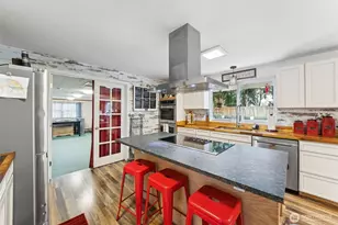 5318 W Tapps Dr E, Lake Tapps, WA 98391 - Photo 9