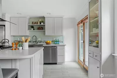 15612 38th Avenue NE, Lake Forest Park, WA 98155 - Photo 9