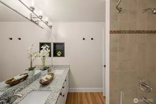 6773 SE Cougar Mountain Way, Bellevue, WA 98006 - Photo 11