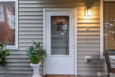 8943 Gravelly Lake Drive SW #2, Lakewood, WA 98499 - Photo 5