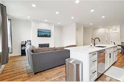 18300 121st Place SE, Renton, WA 98058 - Photo 3