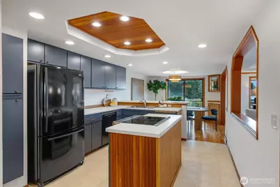 5305 SW Shore Place, Seattle, WA 98136 - Photo 9