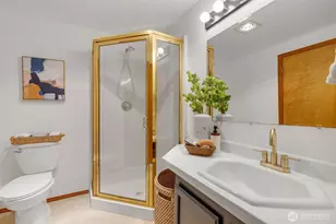 5305 SW Shore Pl, Seattle, WA 98136 - Photo 17