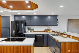 5305 SW Shore Pl, Seattle, WA 98136 - Photo 11