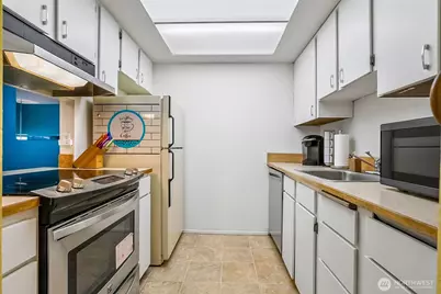 8911 Holly Drive #104, Everett, WA 98208 - Photo 5