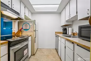 8911 Holly Dr, Everett, WA 98208 - Photo 3