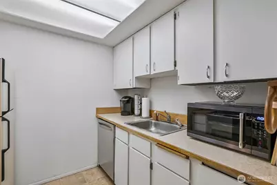 8911 Holly Drive #104, Everett, WA 98208 - Photo 5