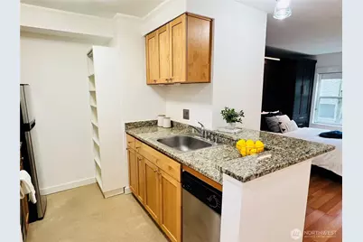 7600 Greenwood Avenue N #206, Seattle, WA 98103 - Photo 17