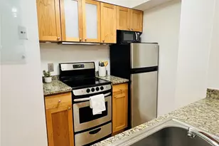 7600 Greenwood Ave N, Seattle, WA 98103 - Photo 15