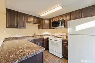 120 N 80th St, Seattle, WA 98103 - Photo 9