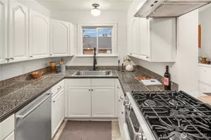 915 N 92nd St, Seattle, WA 98103 - Photo 19