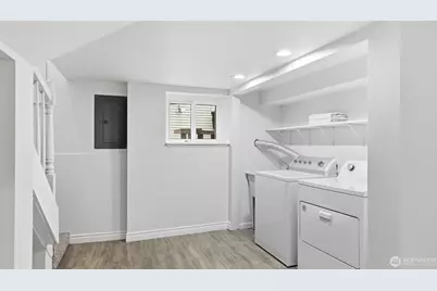 9752 Evanston Avenue N, Seattle, WA 98103 - Photo 17