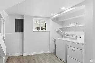 9752 Evanston Ave N, Seattle, WA 98103 - Photo 17