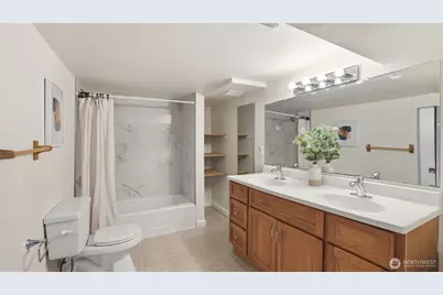 9752 Evanston Avenue N, Seattle, WA 98103 - Photo 15