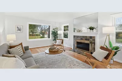 9752 Evanston Avenue N, Seattle, WA 98103 - Photo 3