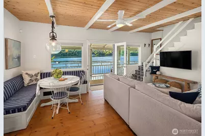 27704 Manzanita Beach Road SW, Vashon, WA 98070 - Photo 11