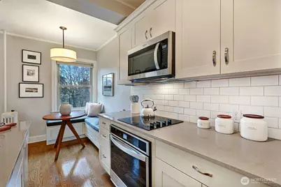 5810 Cowen Place NE #202, Seattle, WA 98105 - Photo 13