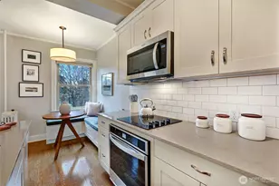 5810 Cowen Pl NE, Seattle, WA 98105 - Photo 13