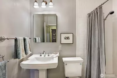 5810 Cowen Place NE #202, Seattle, WA 98105 - Photo 23