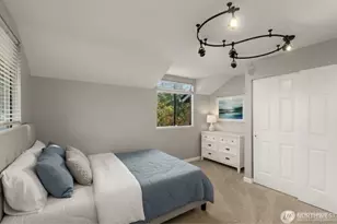 24230 SE 44th St, Sammamish, WA 98029 - Photo 21