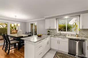 24230 SE 44th St, Sammamish, WA 98029 - Photo 15