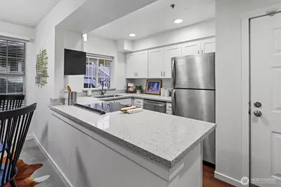 2740 118th Avenue SE #202, Bellevue, WA 98005 - Photo 9