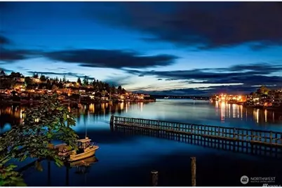 3510 W Commodore Way, Seattle, WA 98199 - Photo 1