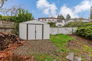 318 E 28th St, Bremerton, WA 98310 - Photo 33