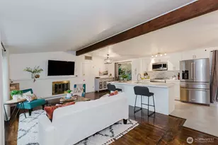 318 E 28th St, Bremerton, WA 98310 - Photo 3