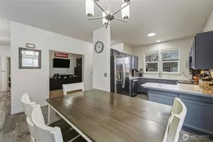 1242 SE Falbo Dr, College Place, WA 99324 - Photo 9